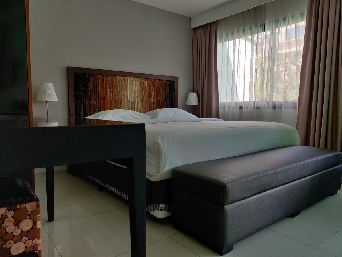 Hotel Check In Saladaeng (Adults Only) Bangkok Exterior foto